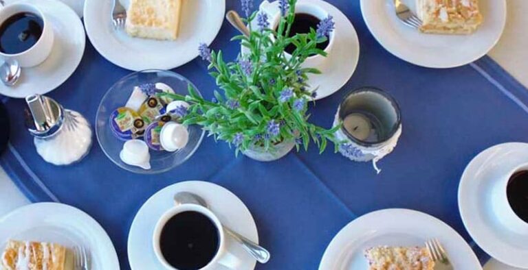 Schiffsrundfahrt mit Kaffee und Kuchen